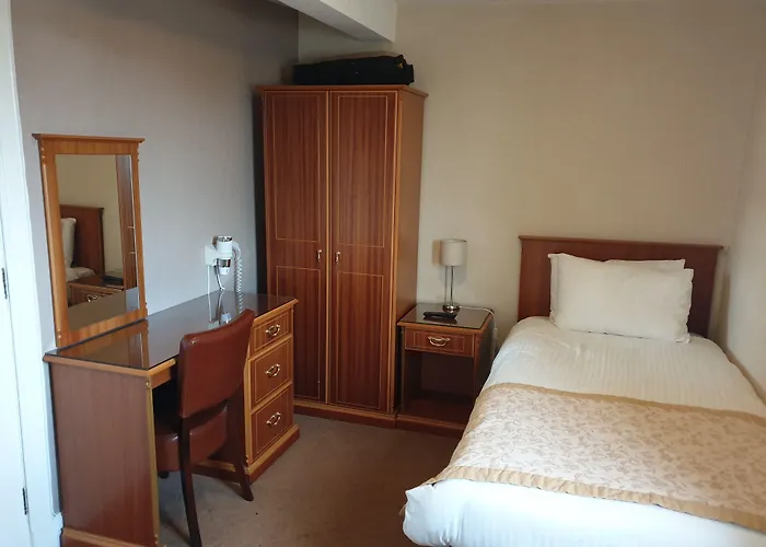 Commercial Hotel