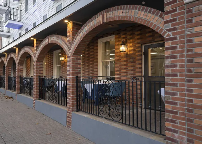 Orange Inn Boutique Hotel Goshen