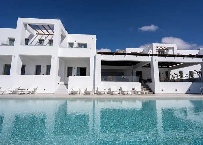 Kouros Blanc Resort & Suites Pounda