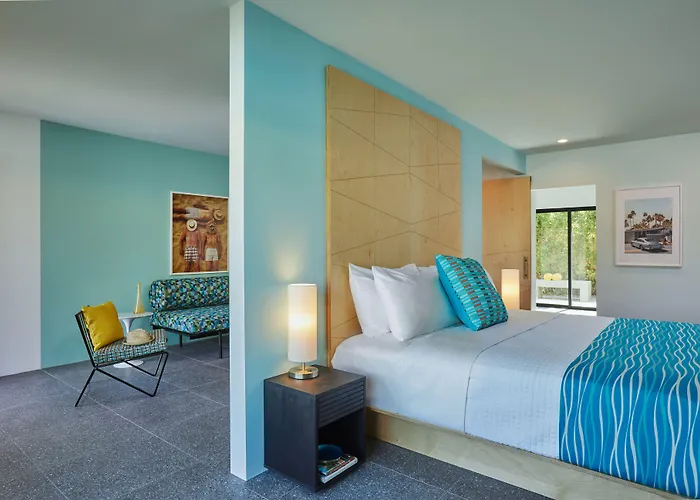Twin Palms Resort - A Gay Men'S Resort