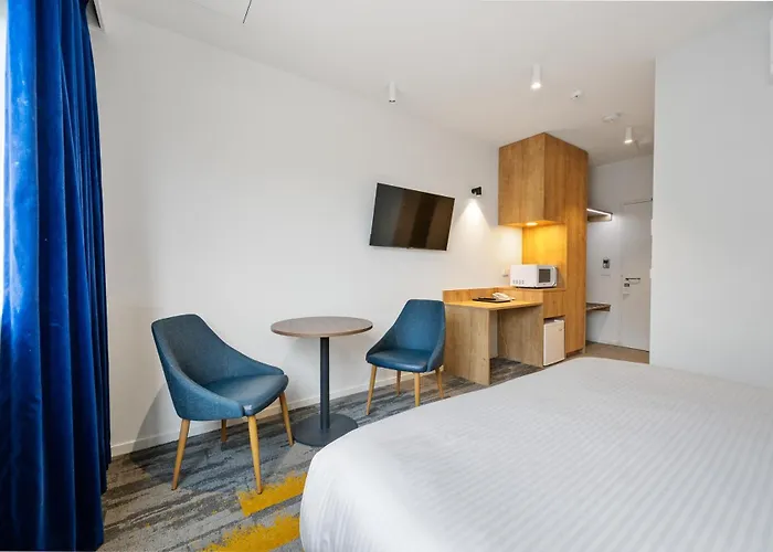 Mj Mcmahon Motel