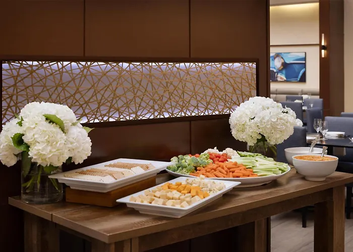 Embassy Suites By Hilton Detroit Troy Auburn Hills