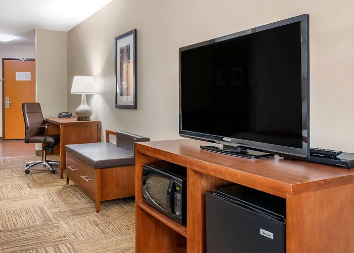 Comfort Suites Urbana Champaign, University Area