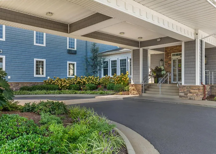 Comfort Suites Chincoteague Island Bayfront Resort