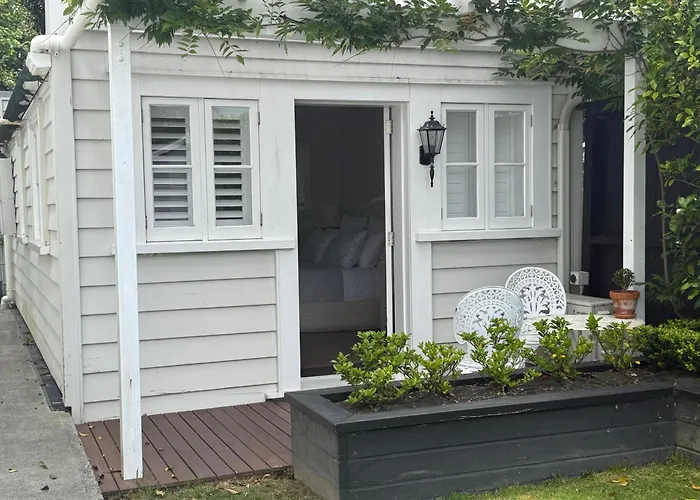Ponsonby Manor