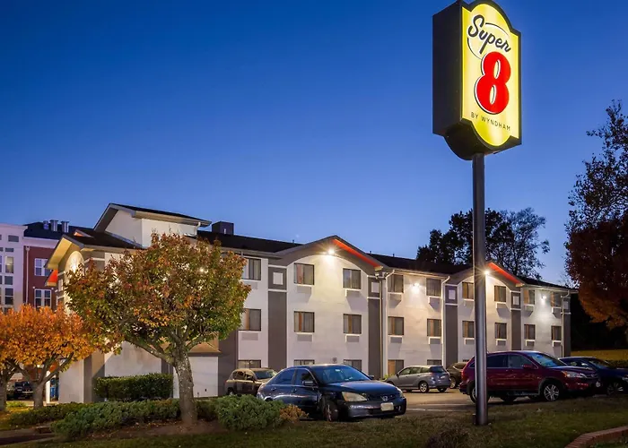 Super 8 By Wyndham College Park Wash Dc Area