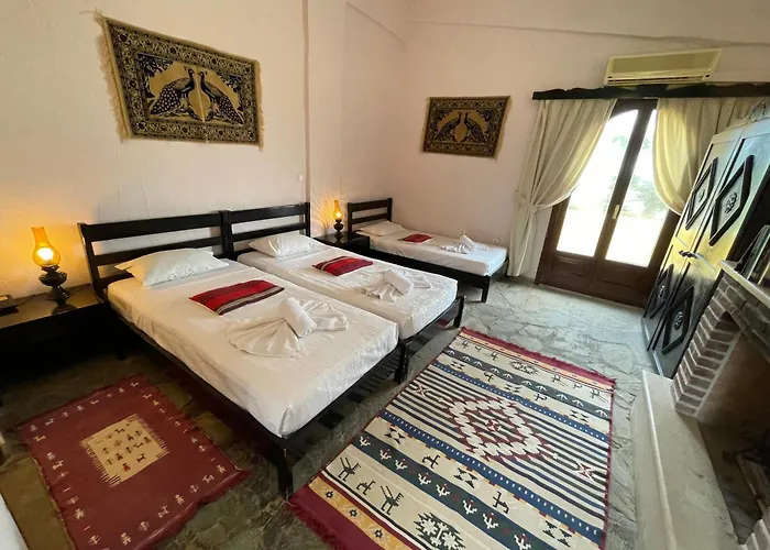 Arolithos Traditional Village Hotel