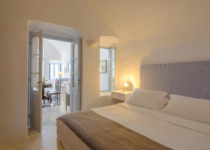 Aigialos Luxury Traditional Settlement Fira 