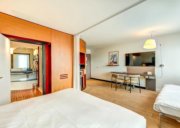 B&B HOTEL Paris Nord 18ème Saint-Denis 