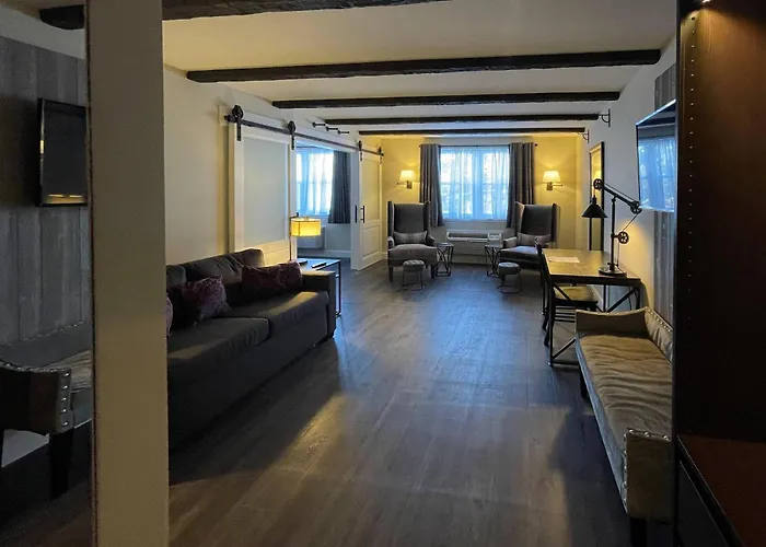 The Century House Latham - North Albany, An Ascend Collection Hotel