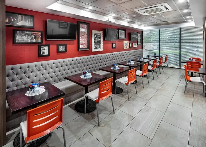Holiday Inn Atlanta-Northlake By Ihg Tucker
