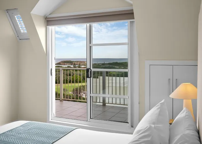 Deep Blue Hotel & Hot Springs Warrnambool