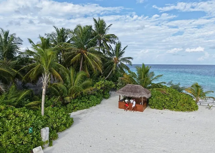 Makunudu Island- An Intimate Hideaway