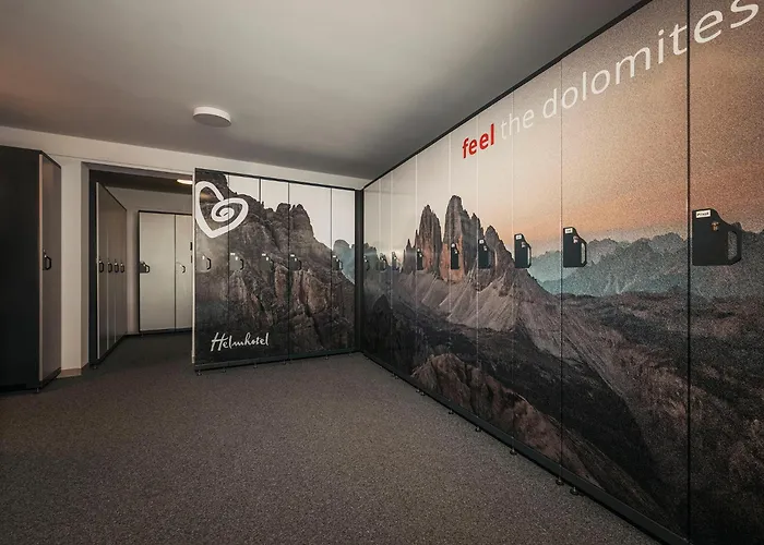 Helmhotel