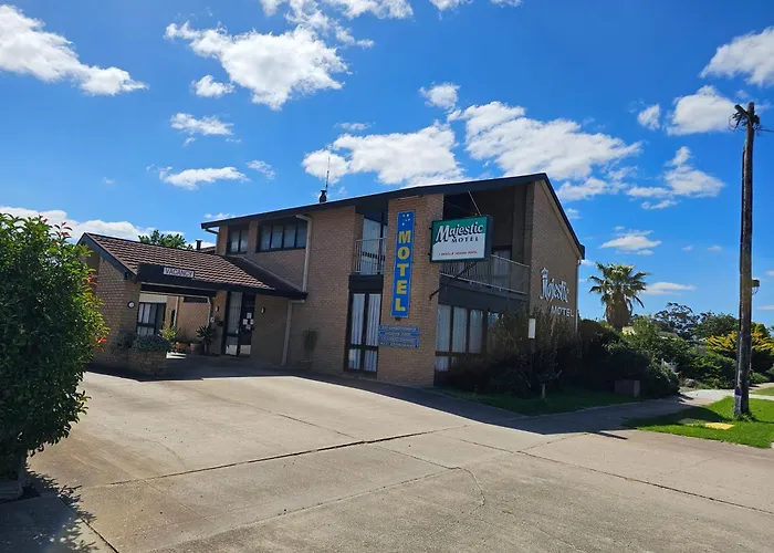 Majestic Motel