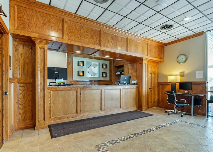 Comfort Inn & Suites Triadelphia - Wheeling