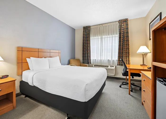 Quality Inn Dubuque On Hwy 20