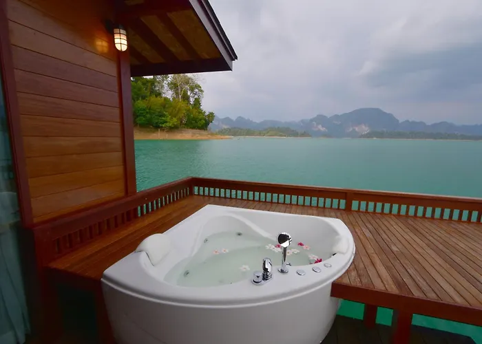 500 Rai Floating Resort Ban Chieo Ko