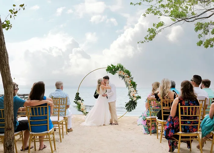 Thatch Caye A Muy'Ono