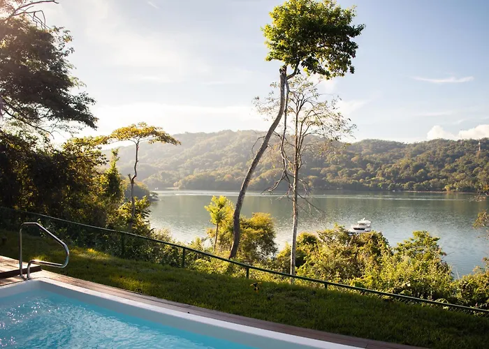 Isla Chiquita Glamping Hotel
