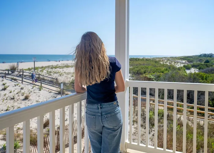 Drifting Sands Oceanfront Hotel