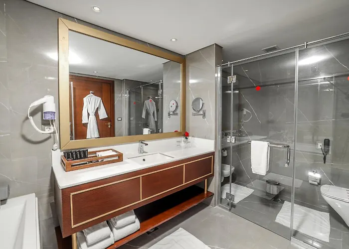 Porto Said Hotel & Spa