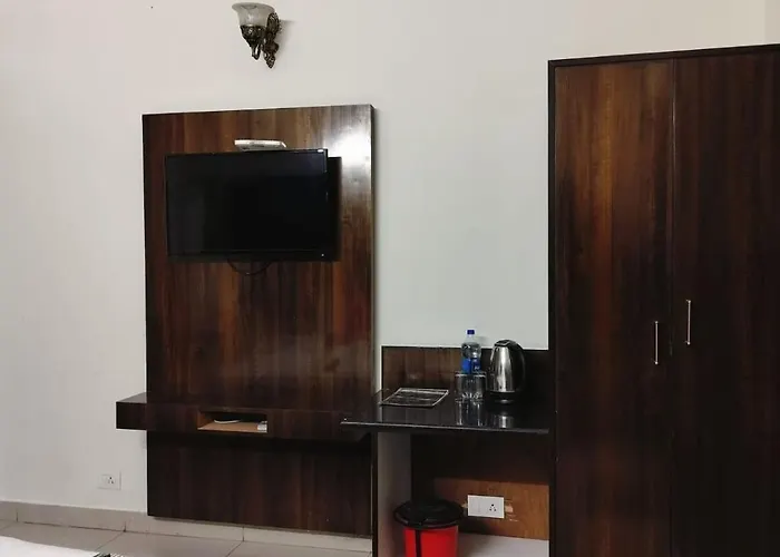 Mcleodganj Mountain View Royal India-Atithi Devo Bhava-Cheapest Hotel In Mcleod Ganj- Near Dalai Lama Temple 100M-Best Hotel On Temple Road! Dharamshala