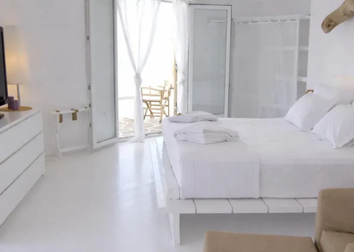 Salt Suites Milos