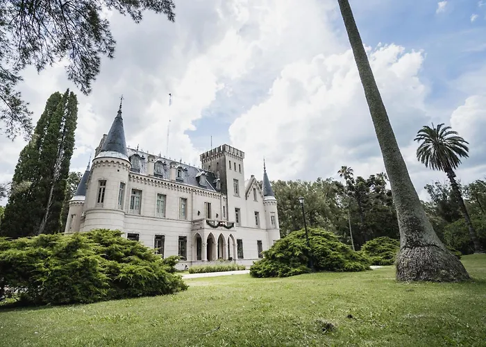 Estancia La Candelaria Lobos
