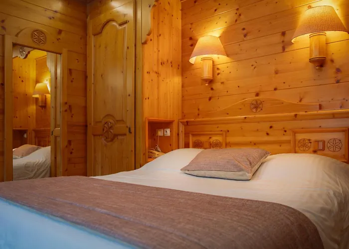 Chalet-Hotel Neige Et Roc, The Originals Relais Samoens