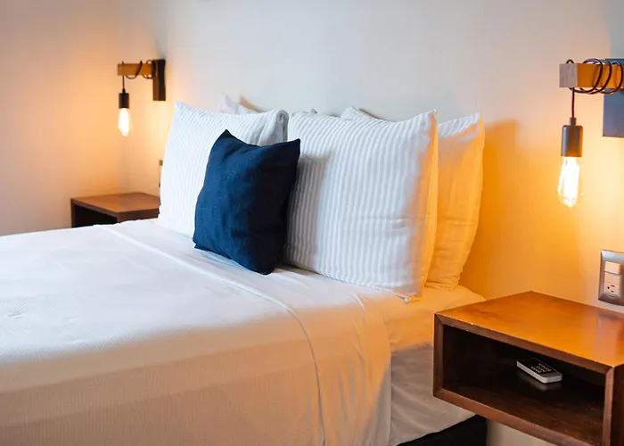 Hotel & Suites El Moro