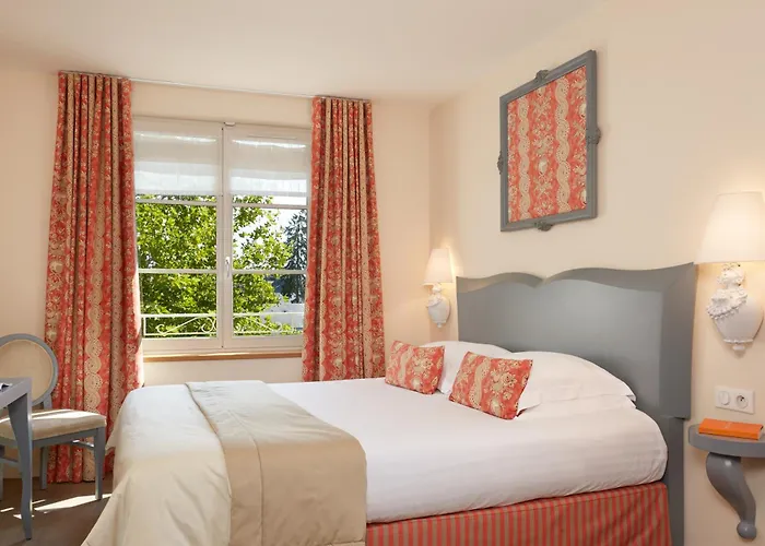 Relais Des Trois Chateaux Hotel-Restaurant - Teritoria