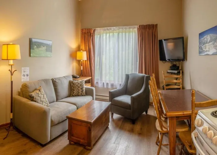 Cahilty Lodge Sun Peaks