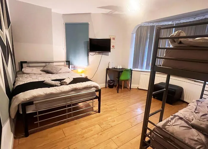 Old Trafford Guest House
