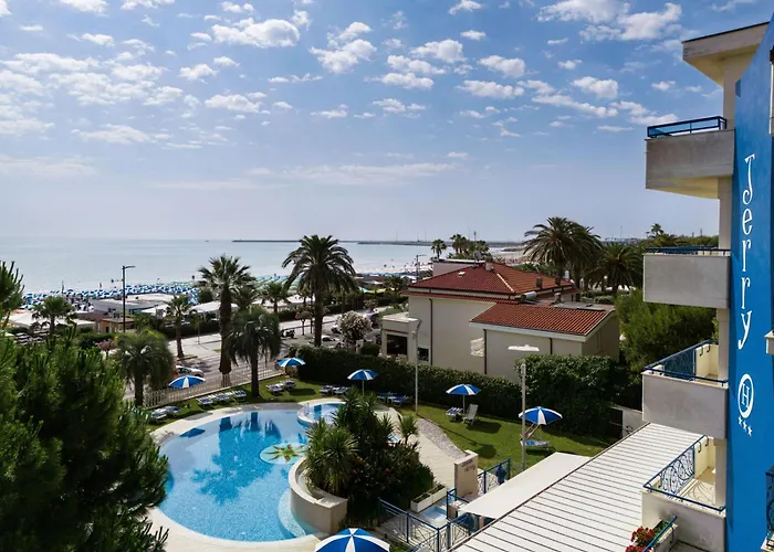 Hotel Jerry - Beachfront & Private Pool