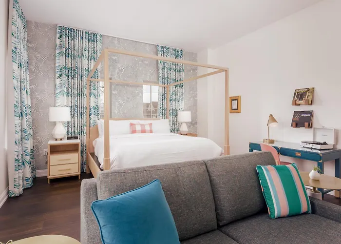 Lily Hall-A Boutique Hotel Pensacola