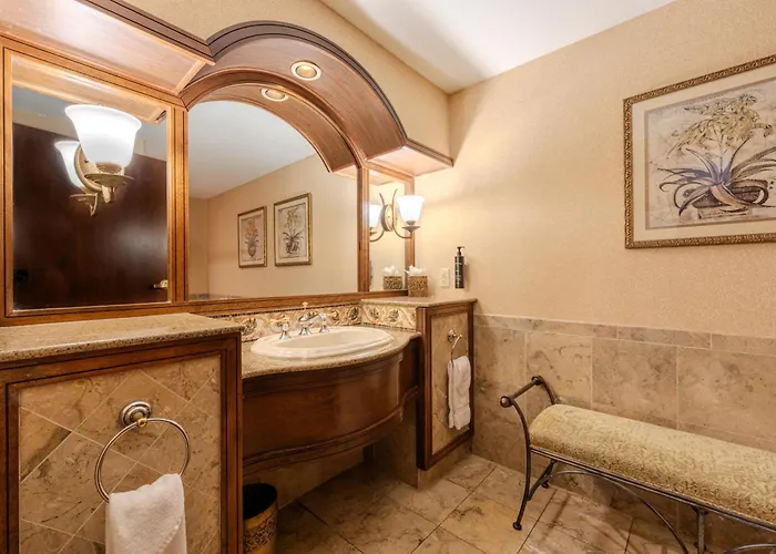 Chateau On The Lake Resort Spa And Convention Center Branson