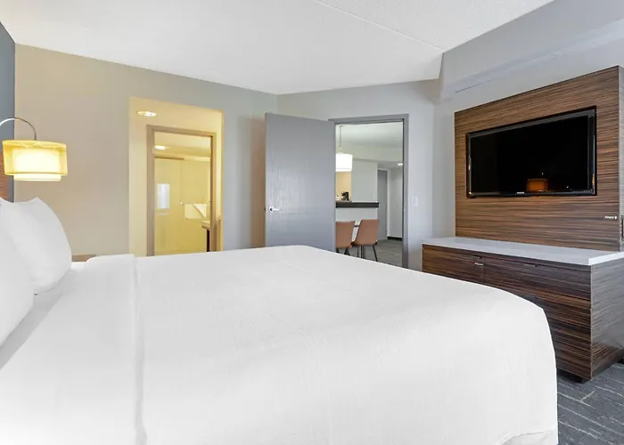 The Lux Hotel & Conference Center, An Ascend Collection Hotel Waterloo