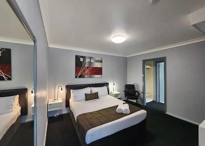 Crest Motor Inn
