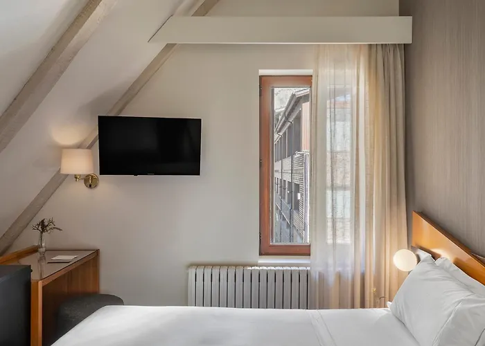 Hotel De L'Isard