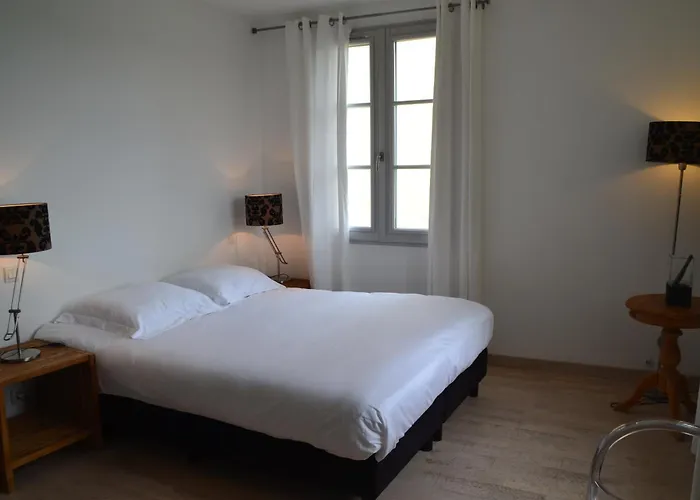 Chateau Les Merles Et Ses Villas