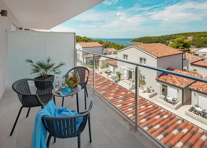 Gava Waterman Milna Resort
