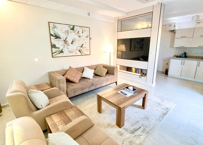 Four Seasons Suites