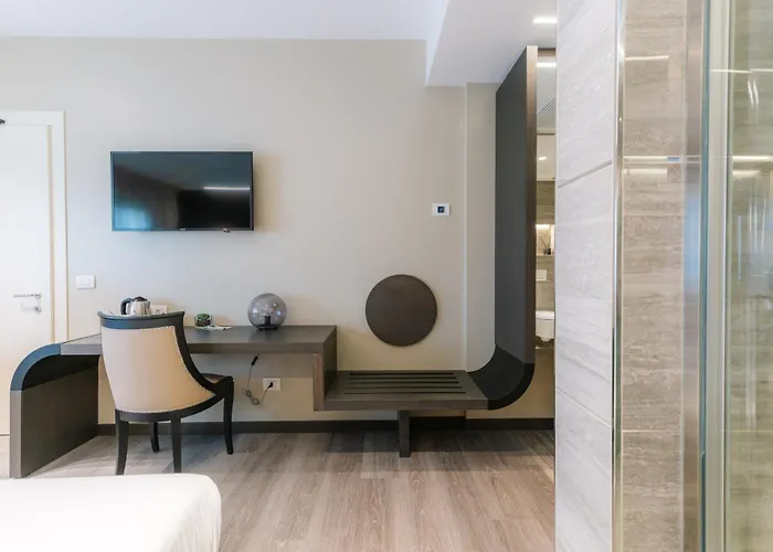 Smart Hotel King, By R Collection Hotels Varedo
