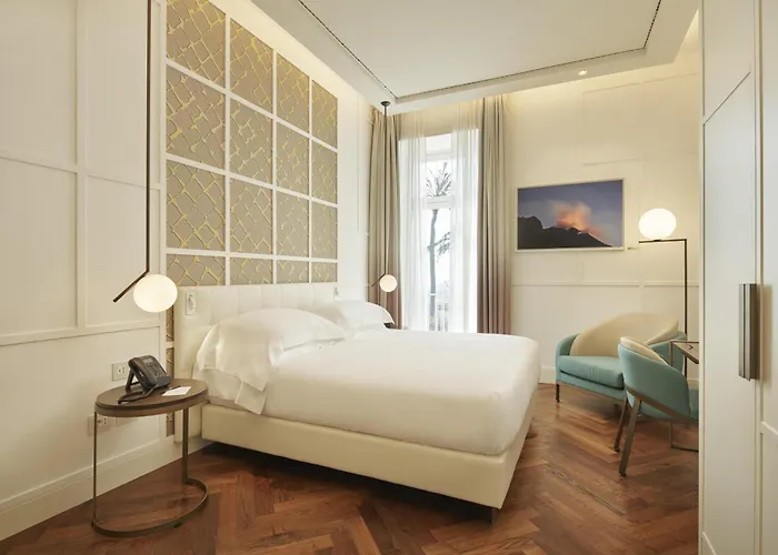 De Bonart , Curio Collection By Hilton