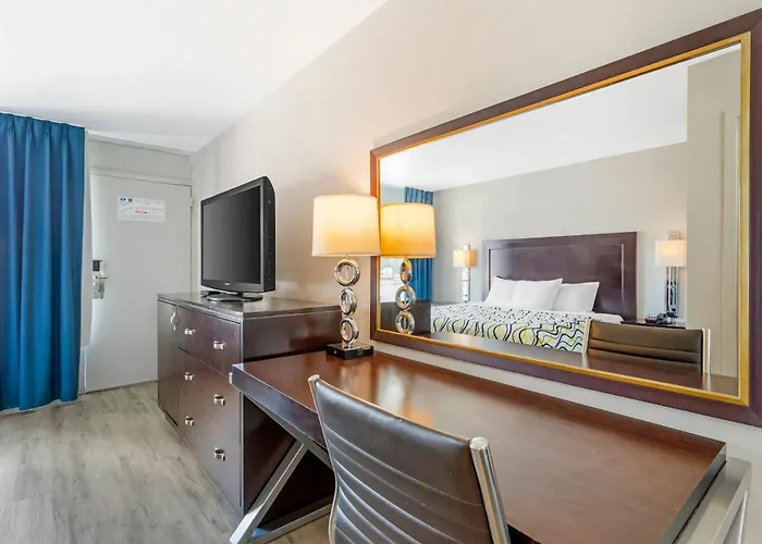 Rodeway Inn Orange Park - Jacksonville Near Naval Air Station