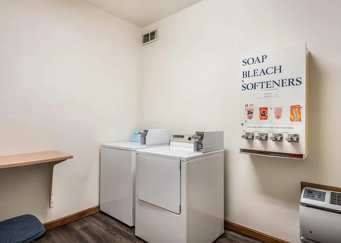 Quality Inn & Suites Eldridge Davenport North