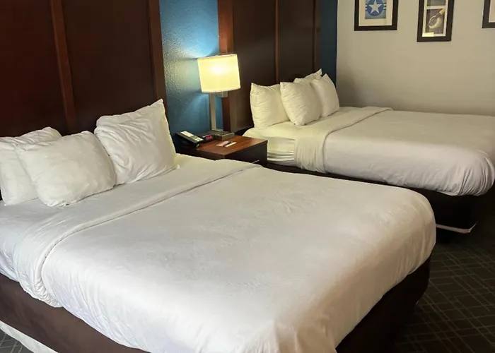 Comfort Inn & Suites Dayton Northwest - Englewood