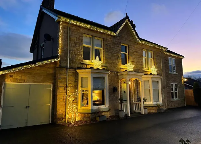The Poplars Rooms & Cottages