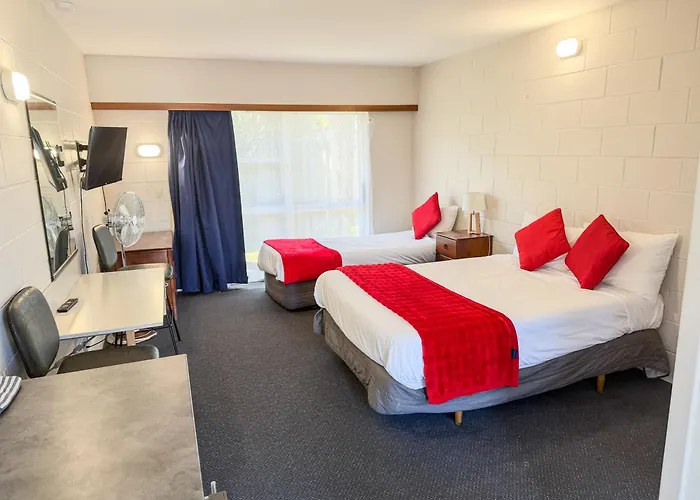 Midway Pacifica Lodge